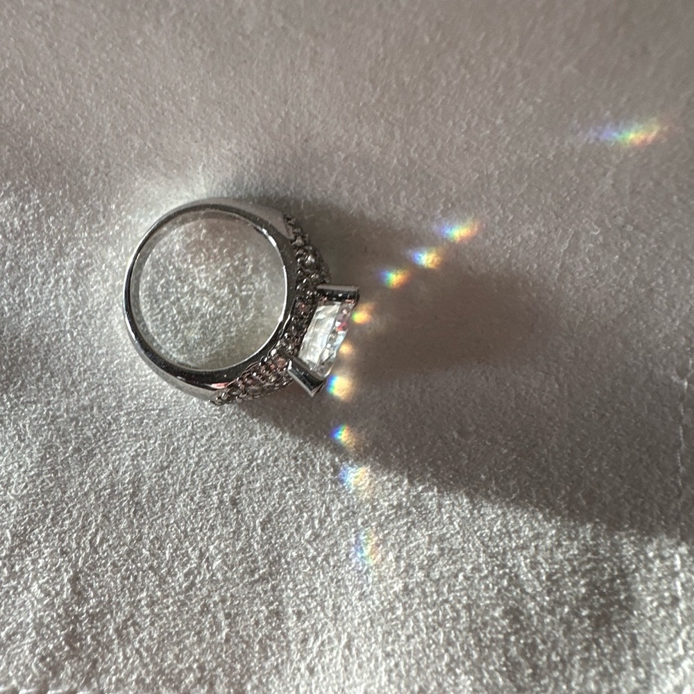 Absolute Solitaire diamond Ring - Picture 3 of 11